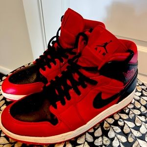 Men’s Red and Black Jordan Mid -Size 8.5